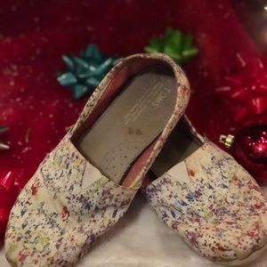 Tie Dye Toms size 10Wide